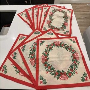 Vintage Christmas Cloth Place Mats & Napkins For Sale